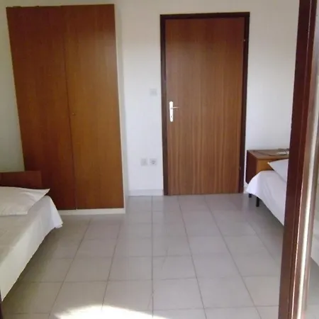 Ivan - 150 Meters From Pag Town
